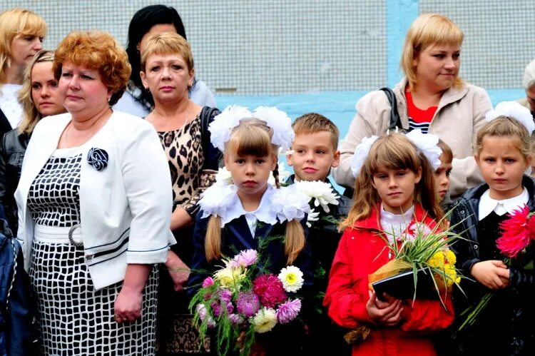 Учителя гимназия 82. Микулинская гимназия- выпуск 2017 года. Моу микулинская гимназия лотошино. Микулинская гимназия. Микулинская гимназия дети.