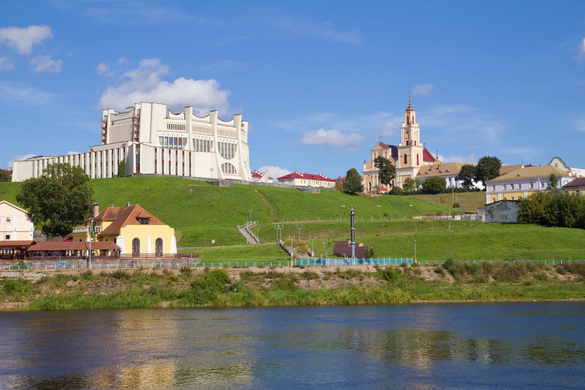 Река в гродно. Гродно река. Гродно Белоруссия. Город мосты Белоруссия фото. Какие знаменитые реки в Гродно.