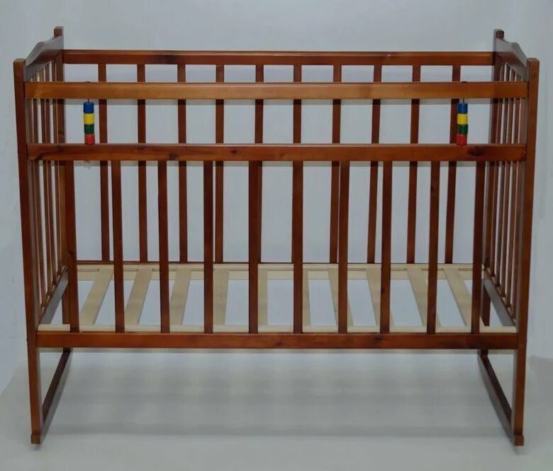 советская детская кроватка. старые детские кровати. дети в советской кроватке. старые детские кровати. кровать женечка 9.