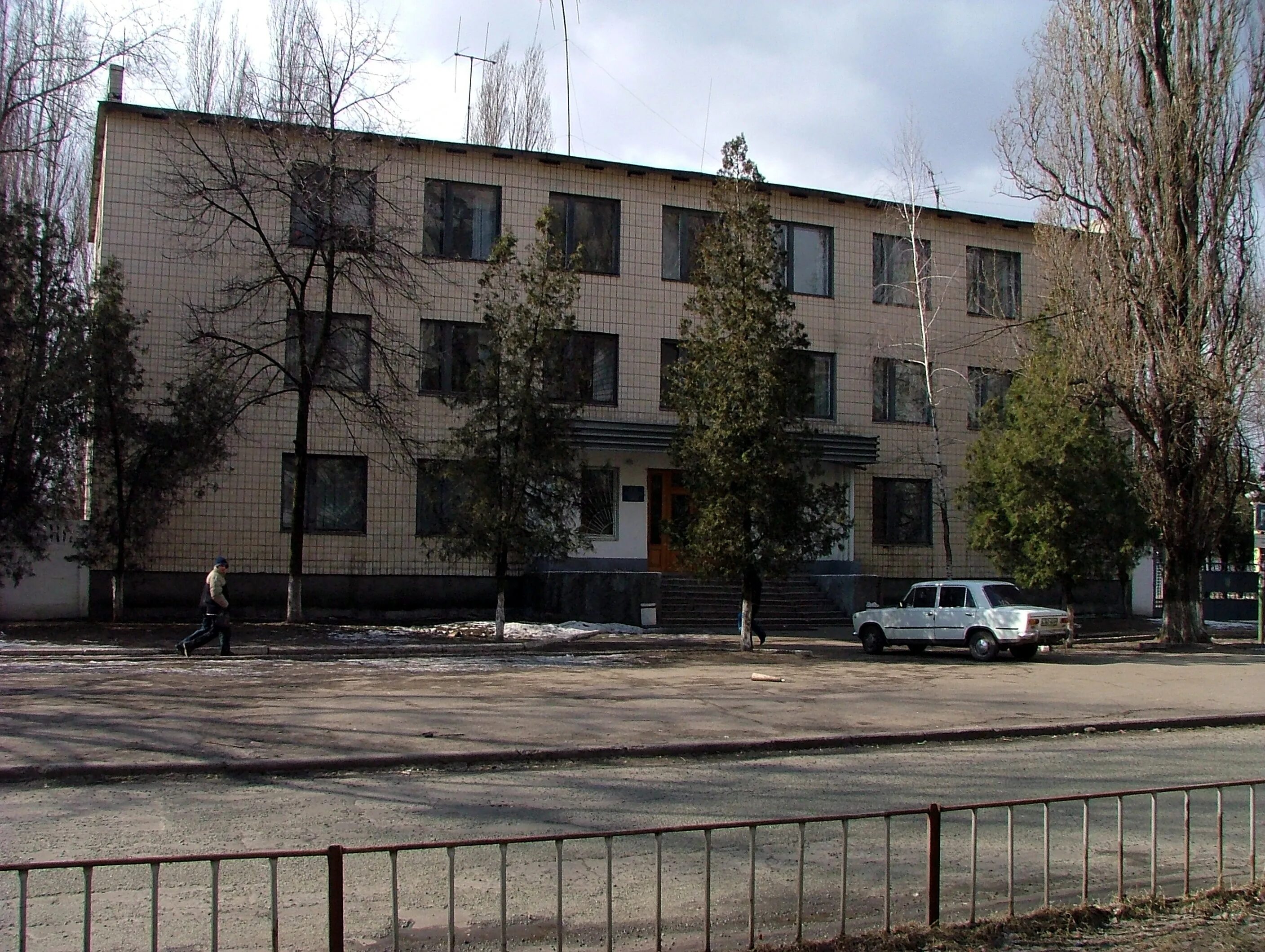 Городской военкомат. Военкомат здание. Уральск облвоенкомат. Районный военный комиссариат, Омутнинск. Телефон районного военкомата