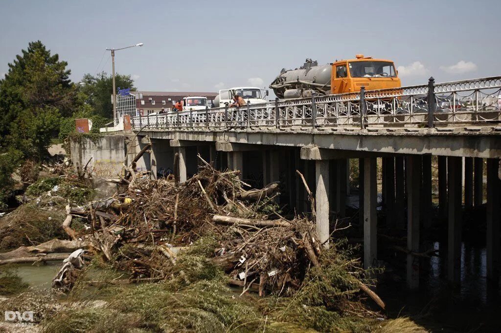 Крымск наводнение 2012. Крымск потоп 2012. Крымск потоп 2012. Наводнение 2012. Крымск краснодарский край потоп.