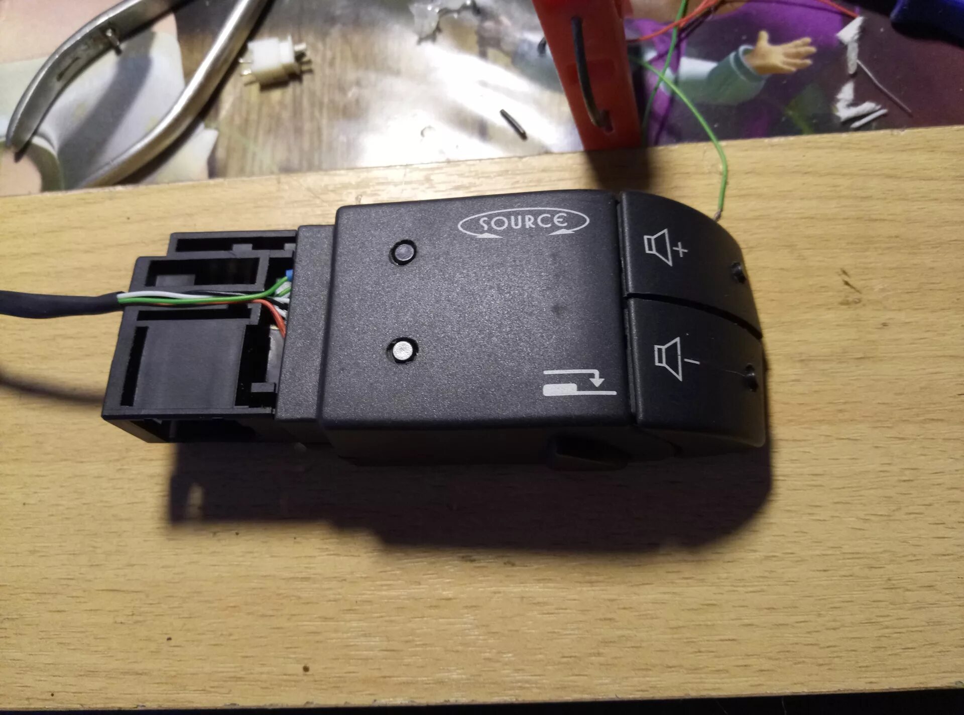 Подрулевой круиз контроль камаз. Меняем звуковой сигнал на крузаке 200. Как работает круиз контроль на лексус ис 200. Провод для круиз контроля фольксваген джетта 6. Тросик круиз контроля мазда 6 gg.