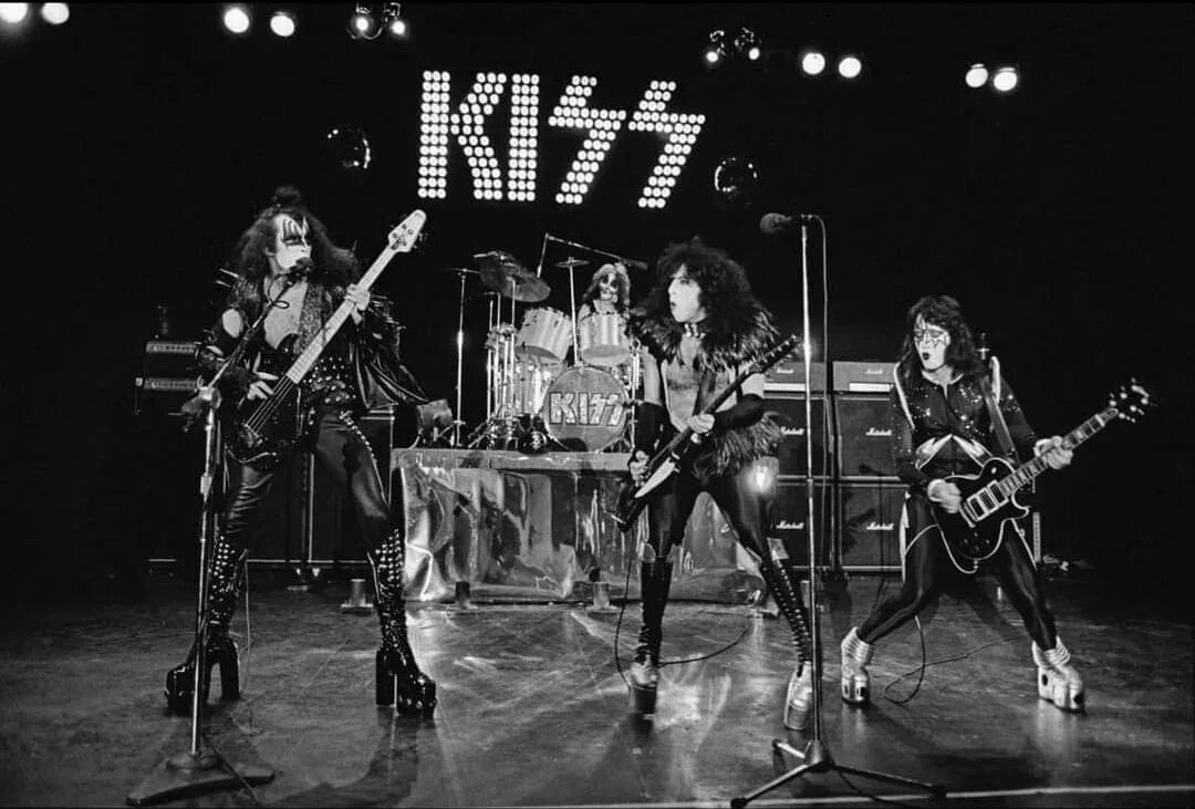 Рок б г. Группа Kiss. Kiss Band 1974. Kiss Band 1976. Kiss Band 1973.
