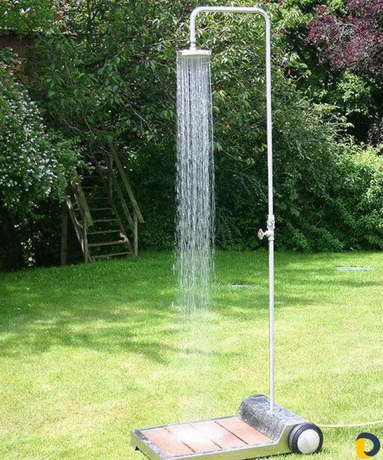 Душа двора. Душа двора. Душевая на даче. Душевая кабина для дачи. Уличный душ из лиственницы.