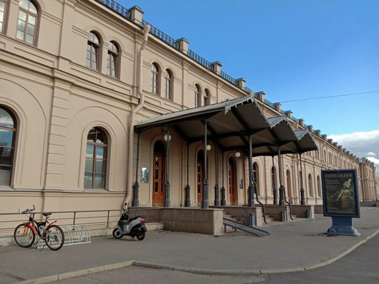 Варшавский экспресс кинотеатр расписание сеансов. Кинотеатр варшавский экспресс спб. каро 9 варшавский экспресс. варшавский экспресс зал 1. каро black варшавский экспресс.