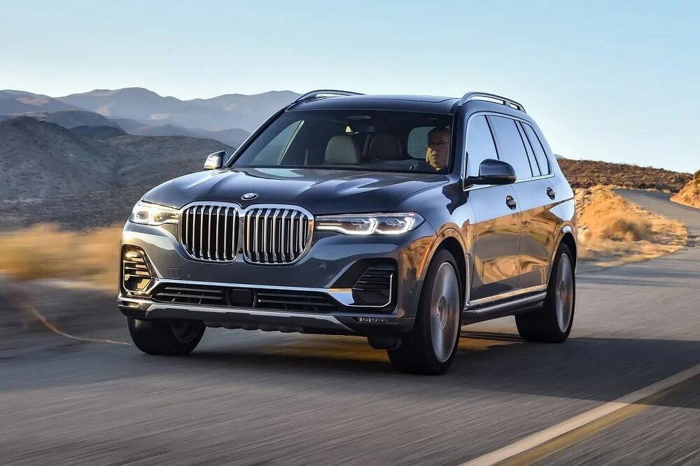 Семь икс семь. BMW x7 xdrive40i. БМВ x7 2021. Джип БМВ х7. BMW x7 Hybrid.