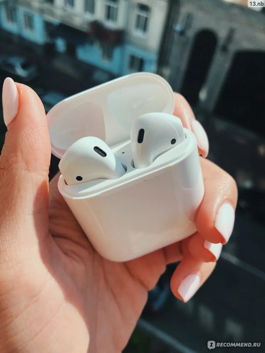 Наушники airpods купить 1 наушник. Аирподсы 2. Айрподс 1. Наушники Apple аирподс про 2. Apple AIRPODS 1.