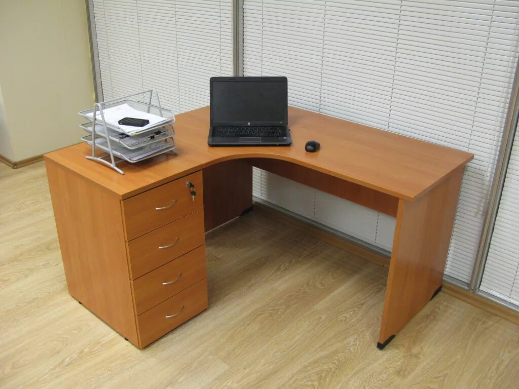 Спб стол б у. Стол письменный левый референт СКУ 16р. Стол офисный угловой Imago са-2л 1400х900х755мм ЛДСП. Офисный стол с углом. Угловой стол для офиса.