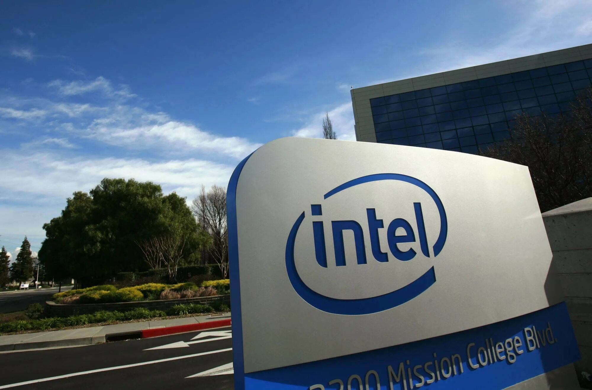 Фирма Intel. Корпорация Intel. Здание Интел. Intel американская компания. Intel оф сайт