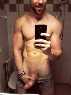 Muscle Man Nude Selfie.