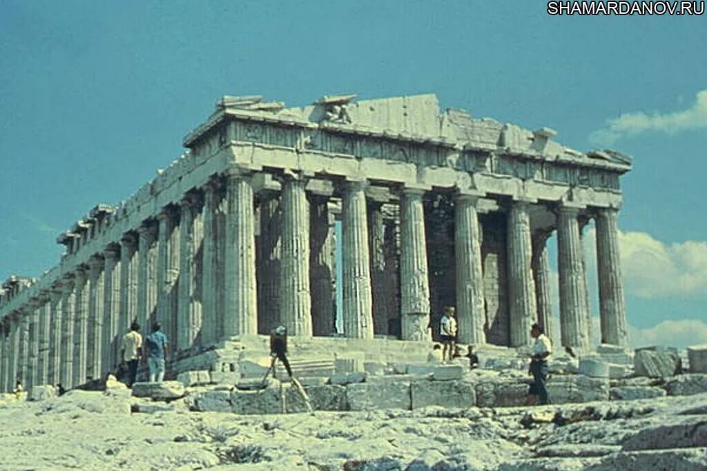 The temple of artemis. Храм Артемиды Эфесской руины. Город Эфес руины храма Артемиды. Семь чудес света храм Артемиды. Семь чудес света храм Артемиды в Эфесе.