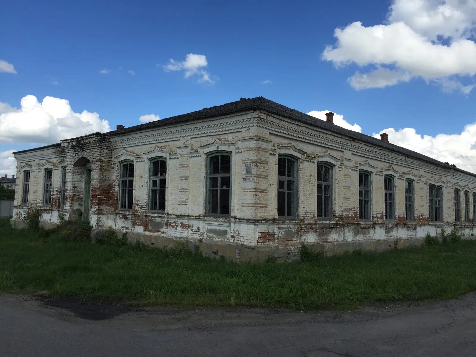 Погода в калниболотской новопокровский район краснодарский край. Станица Калниболотская. Калниболотский дом культуры. Станица Калниболотская Краснодарский край. Калниболотская школа.