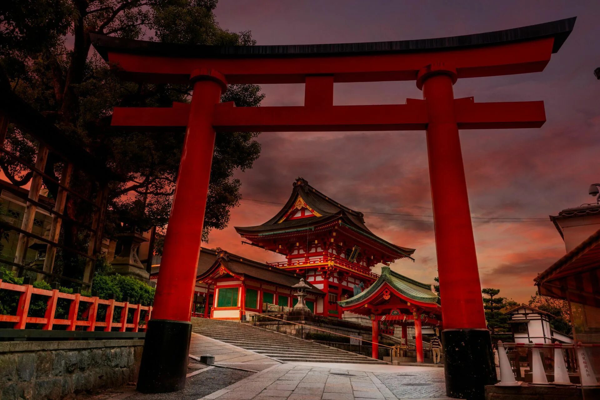 Красная азия. Храм фусими инари в японии. Киото храм красный клен. Киото момидзи. Красная азия.