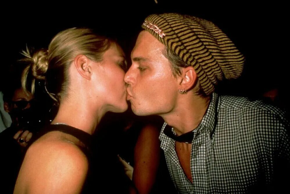 Кейт мосс депп. Kate moss and johnny depp. кейт мосс и джонни. джонни депп и кейт мосс фотосессия. кейт мосс и джонни депп фото.