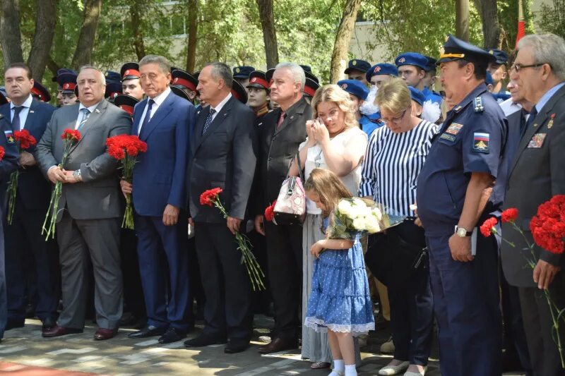 Бюст роману Филиппову в Воронеже. Воронежская вдова