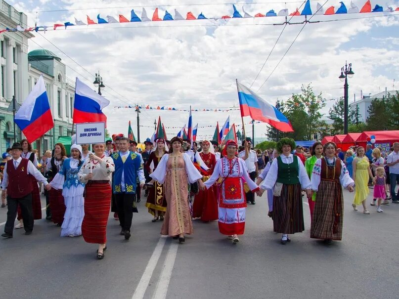 Июнь омск. Омск соборная площадь мероприятия. Омск соборная площадь (омск). Забег омск 2024. Парад в омске 2020 23 февраля.