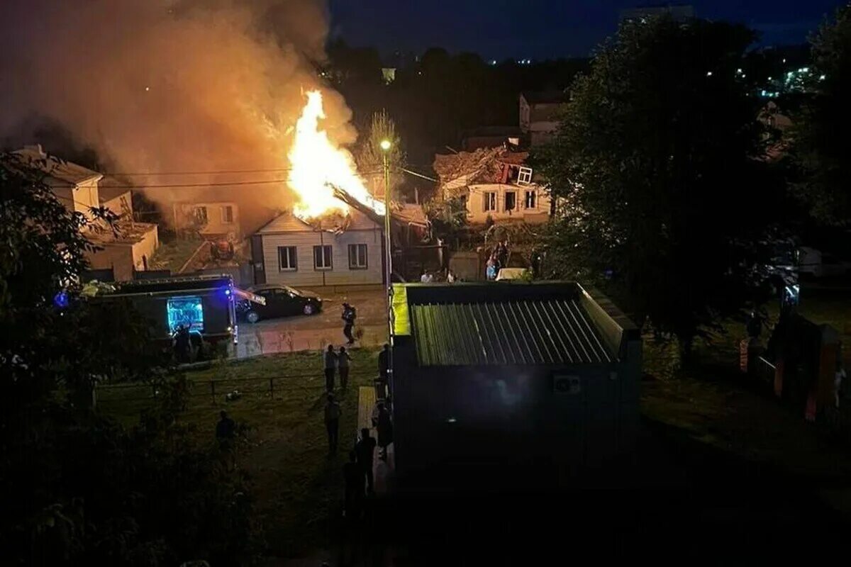 Белгород обстрелы взрывы сегодня. Обстрел Белгорода 3 июля 2022. Обстрел Белгорода 03.07.2022. Белгород обстрел 2022. Белгород обстрел Белгород обстрел.