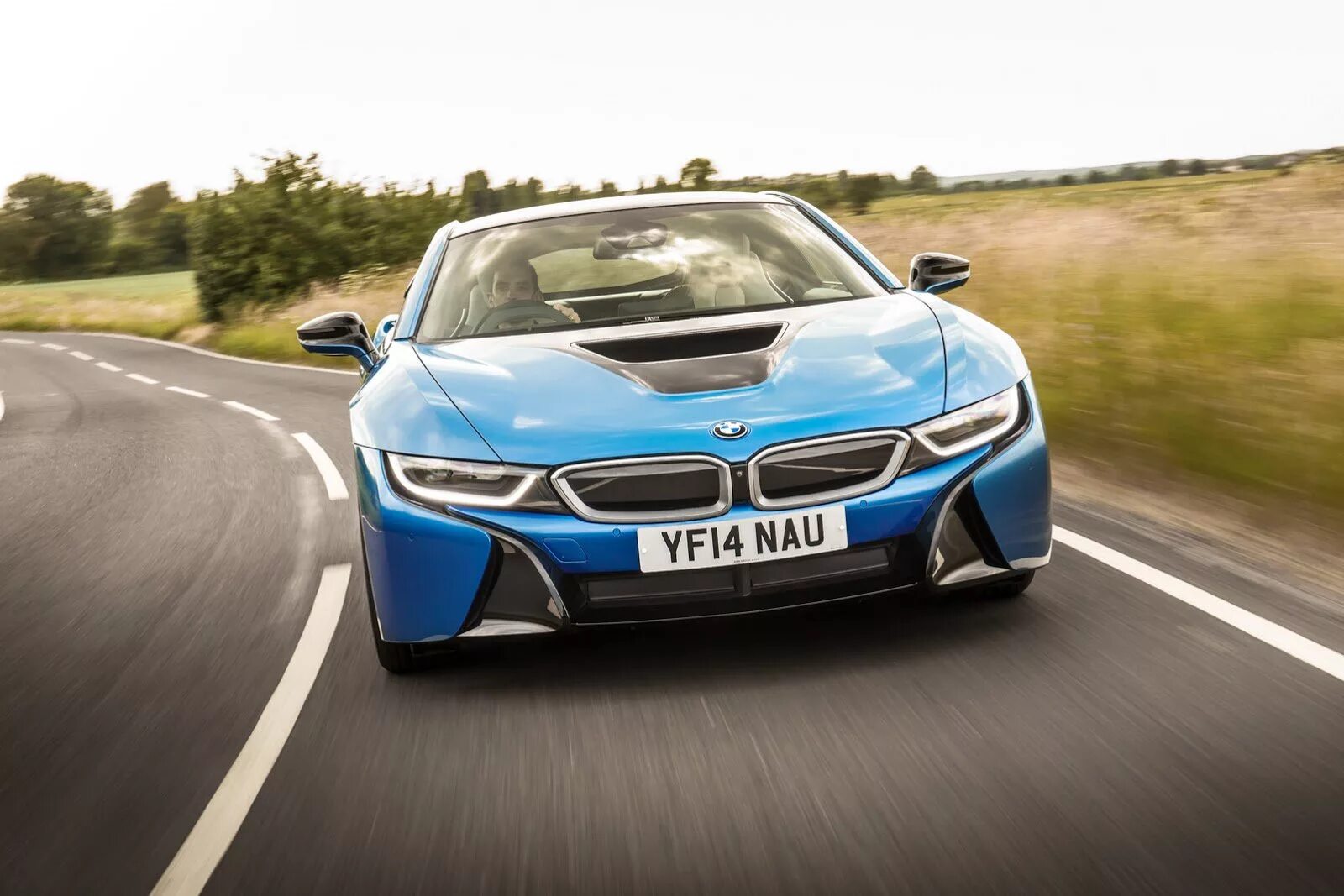 Bmw drive i8. Bmw ай 8. Bmw i8 2014. Bmw i8 2016. Bmw drive i8.