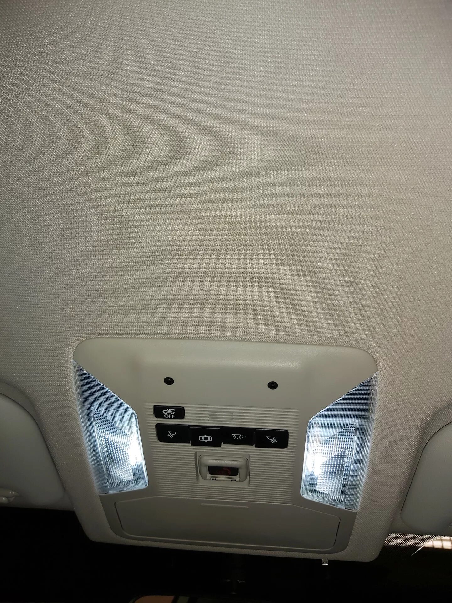 Плафон toyota rav4 xa50 разъемы. Лампы салона тойота рав 4. Плафон освещения тойота рав 4. Лампа салонного освещения тойота рав 4 2014 года. Лампы салона тойота рав 4.