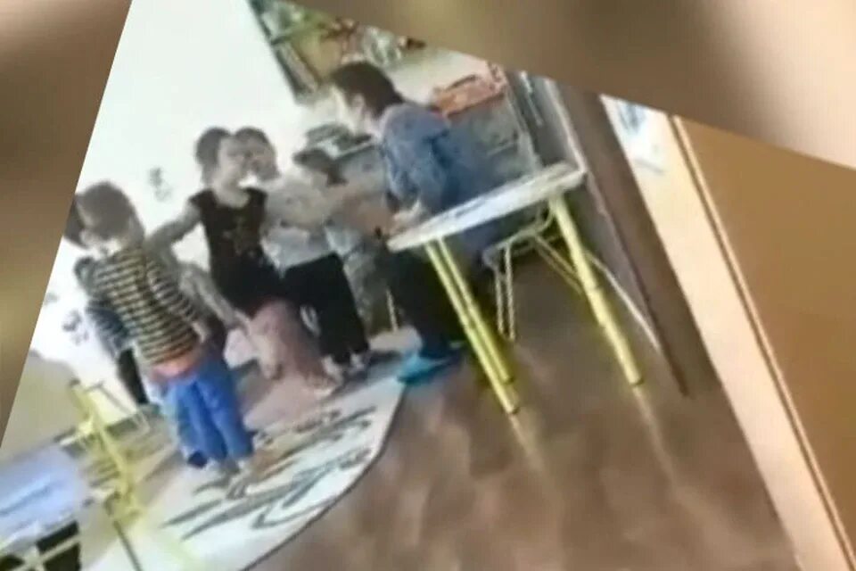Девочки перед наказанием
