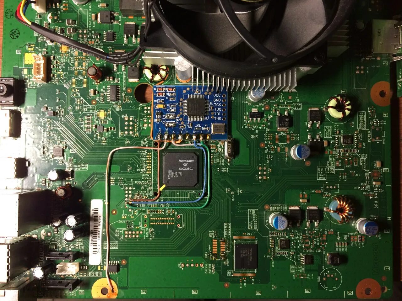 Можно прошить xbox. Чиповка xbox 360e. плата прошивки xbox 360 freeboot. прошивка xbox 360. прошивка фрибут xbox 360.