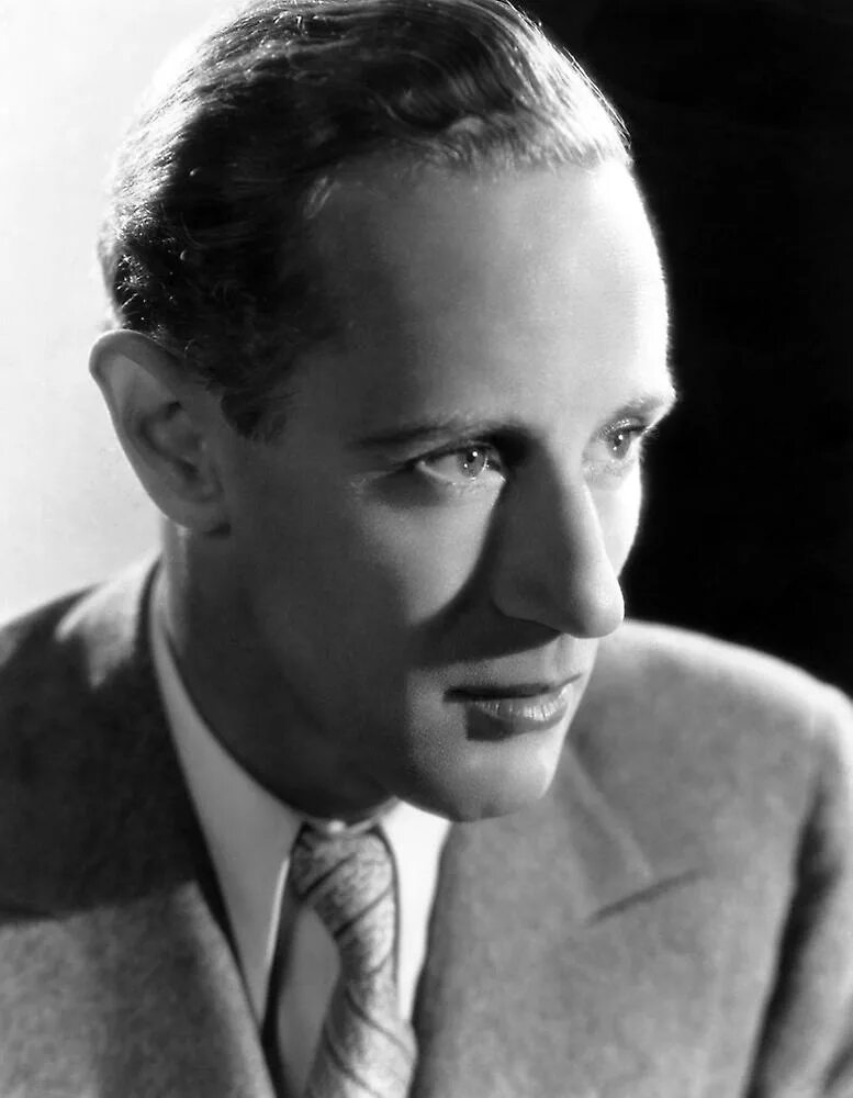 British agent. Лесли говард в молодости. Британский агент (1934). Британские агенты. Английский агент локорт.