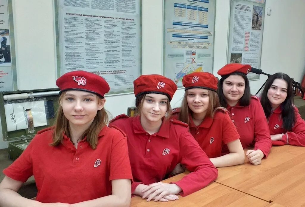 Центр россияне. Центр россияне тобольск. родин тобольск. молодежный центр тобольск. интерактивная викторина служу отечеству юнармия.