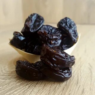 Чернослив слабит или нет