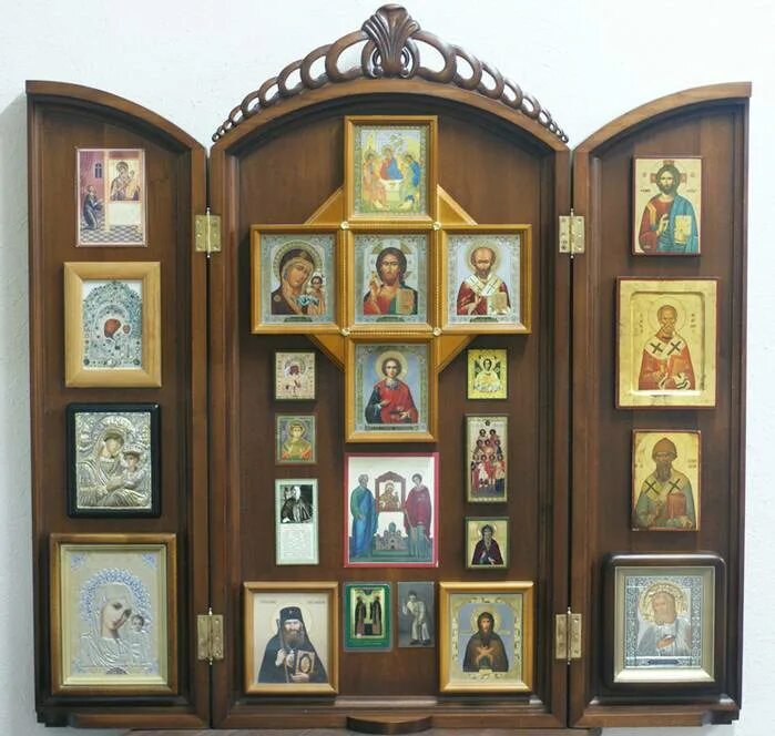 Где правильно ставить иконы