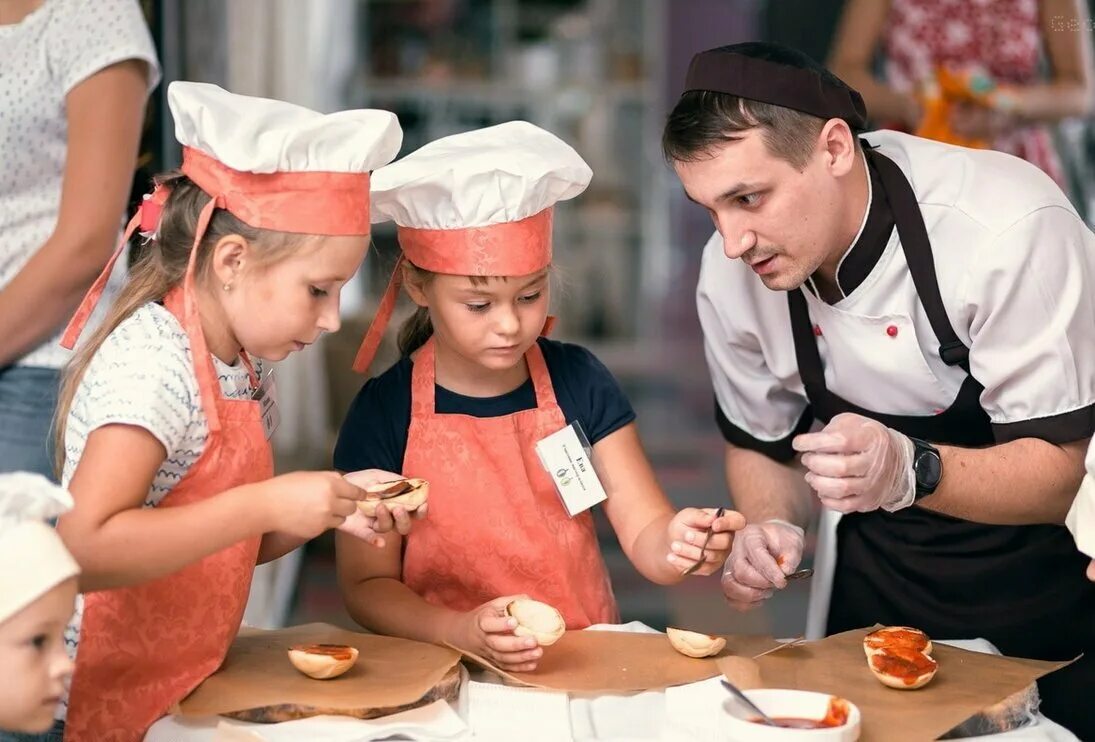 кулинарный мастер-класс. гастрономический мастер класс. кулинарная студия вкусотеррия москва. детские кулинарные мастер классы. кулинарные мастер классы кафе.