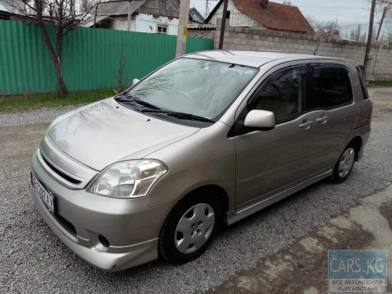 Тойота раум 2003. Toyota raum 2003. тойота раум 2003 руль. тойота раум 2003 салон.