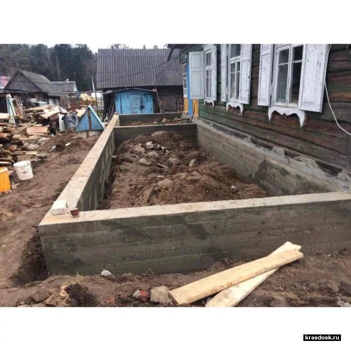 ленточный фундамент деревянных домов. фундамент под деревянный дом. фундамент для деревянного дома. фундамент под сруб. опалубка мева для фундамента.