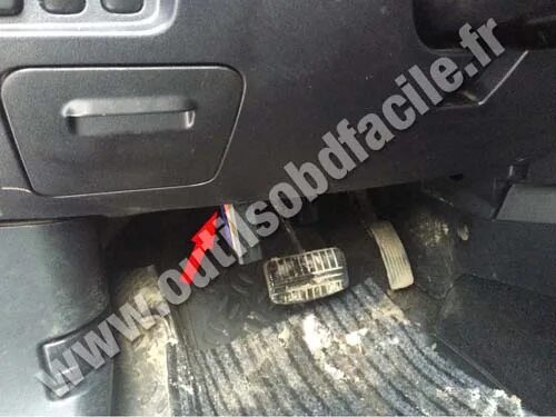 Диагностический разъем mitsubishi. Разъем OBD 2 Mitsubishi Outlander 3. Mitsubishi Outlander 2007 разъем диагностики. ОБД разъем Mitsubishi Outlander XL. Диагностический разъём Mitsubishi Outlander 2006.