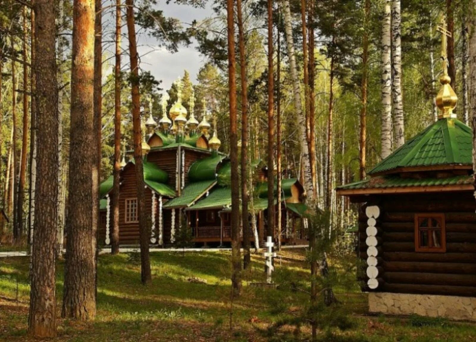 монастырь святых царственных страстотерпцев на ганиной яме. ганина яма храм святых царственных страстотерпцев. храм ганина яма екатеринбург. монастырь святых царственных страстотерпцев в урочище ганина яма. церковь царственных страстотерпцев ганина яма.