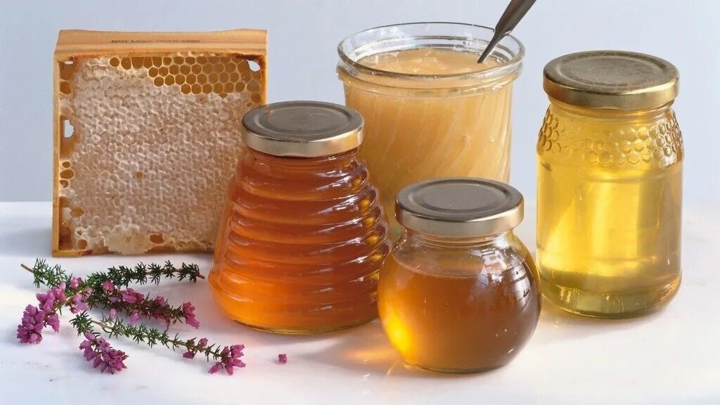 Медовая маска. Мёд и продукты пчеловодства. Медовые продукты. Продукты пчеловодства в косметологии. Продукты пчеловодства в косметологии.