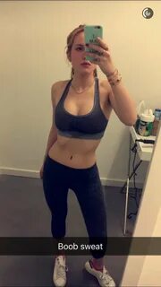 Bella Thorne in a Sports Bra (5 Photos) .