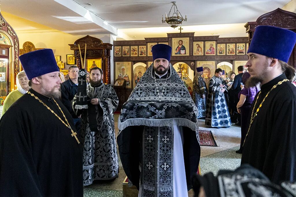расписание службы в храме п. духовная семинария воронеж расписание богослужений. храм тихона задонского расписание богослужений.