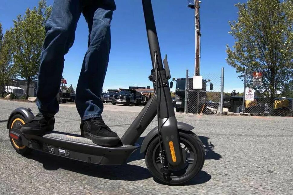 Электросамокат ninebot kickscooter g30p. Ninebot KICKSCOOTER Max g30. Самокат Ninebot Max g30. Электросамокат Ninebot Electric Scooter Max g30. Segway Ninebot KICKSCOOTER Max g30.