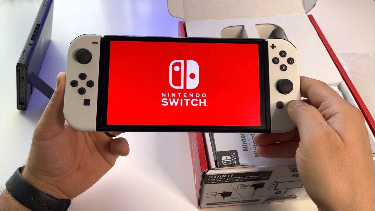 Комплект Nintendo Switch OLED. Нинтендо свитч белая. Nintendo Switch белый. Нинтендо свитч 2.