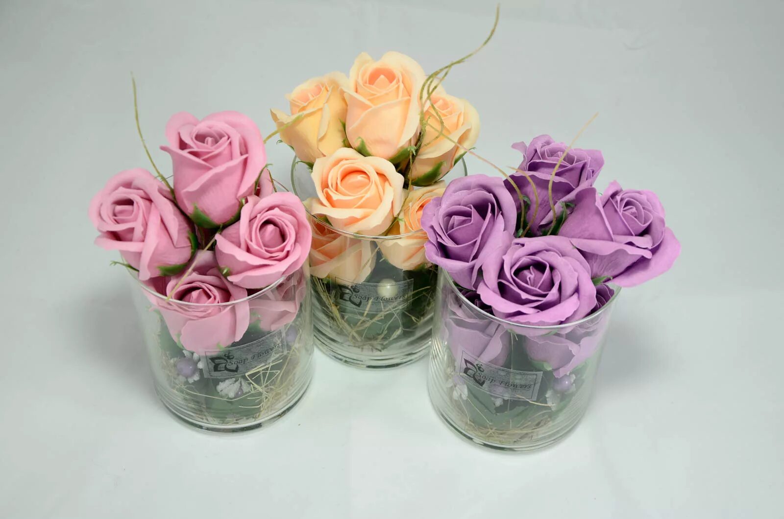 Букет из мыльных роз. Маленькие букеты из мыльных роз. Композиции из мыльных роз. Букет из мыльных роз мастер класс. Мыльные розы в стаканчике.