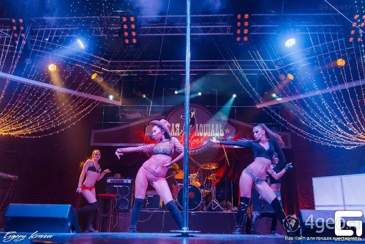 клуб дикая лошадь иркутск. дикая лошадь зал иркутск. дикая лошадь иркутск 2 этаж. клуб ресторан дикая лошадь иркутск. клуб ресторан дикая лошадь иркутск.