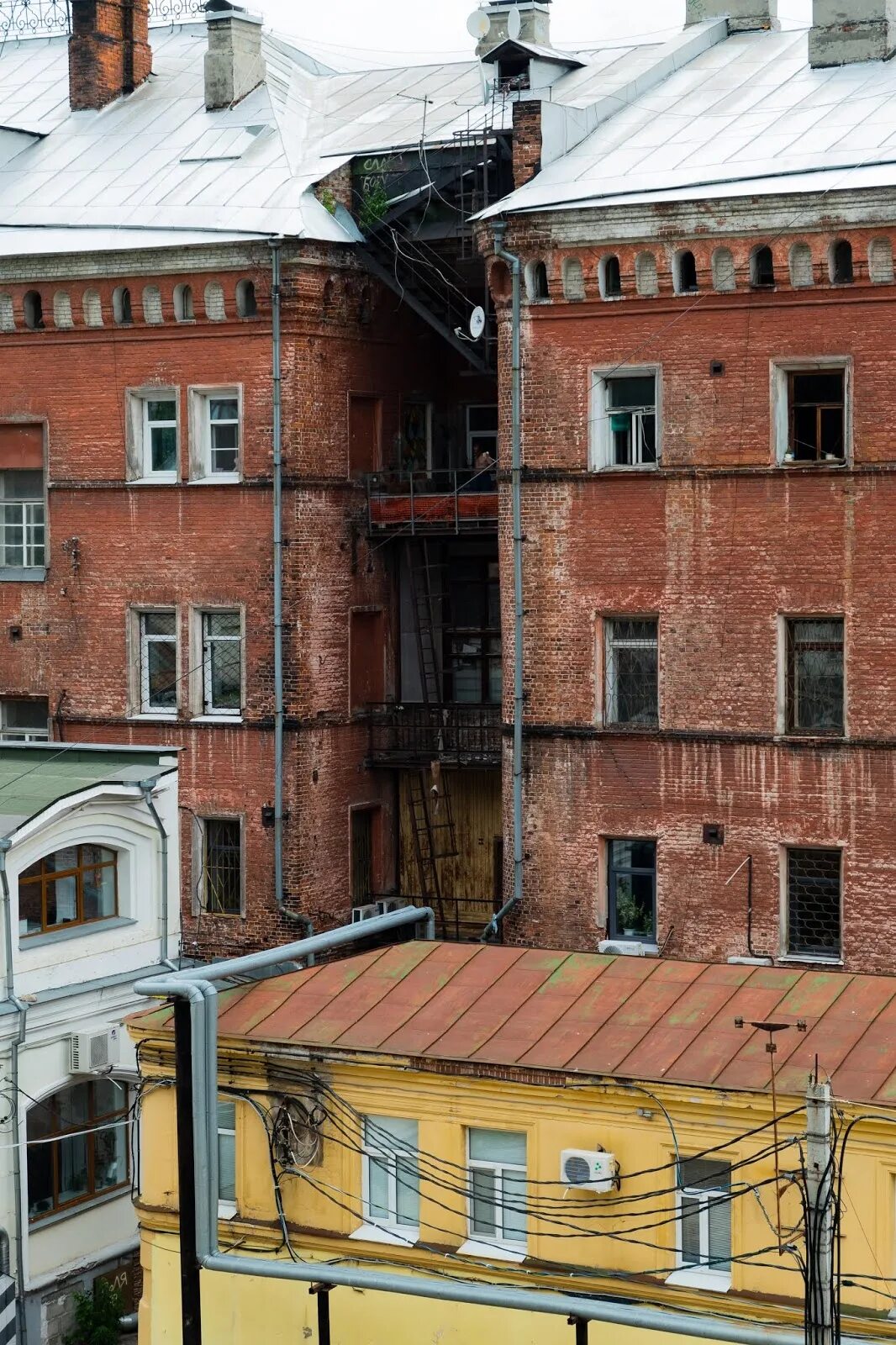 Нижний парадный