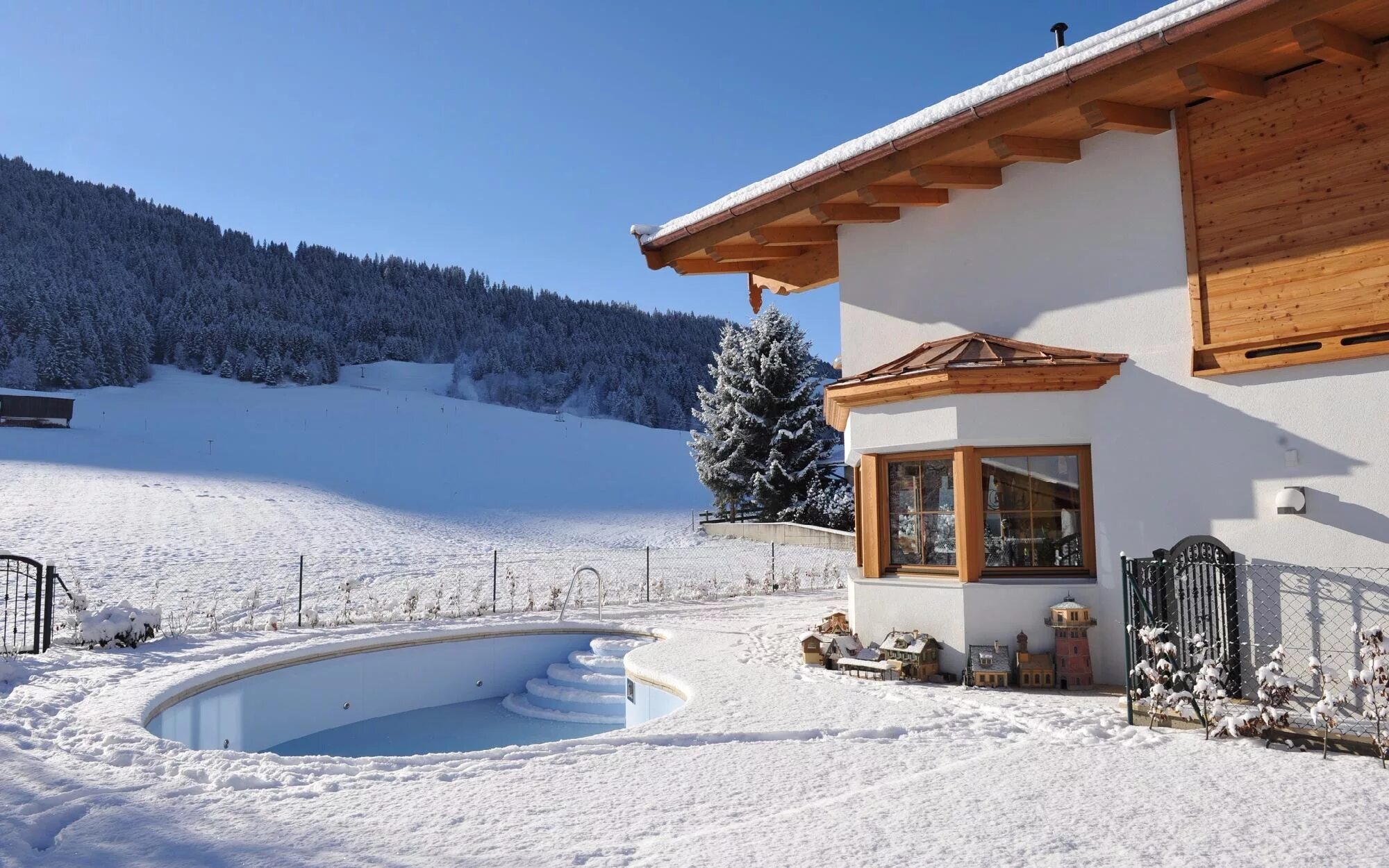 тироль лодж эльмау. аспен швейцария. шале альпийские франция мон. загородная резиденция в альпах швейцарии. курорт красная поляна , эсто садок.