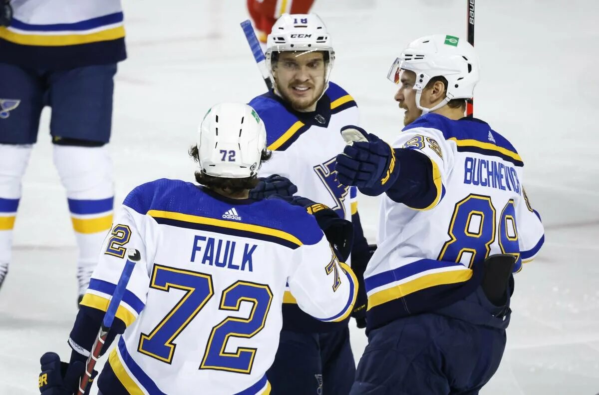 Нхл – сент-луис блюз. Нхл блюз. Сент луис блюз 2019. Иван барбашев сент луис 2022. Сент луис блюз логотип.