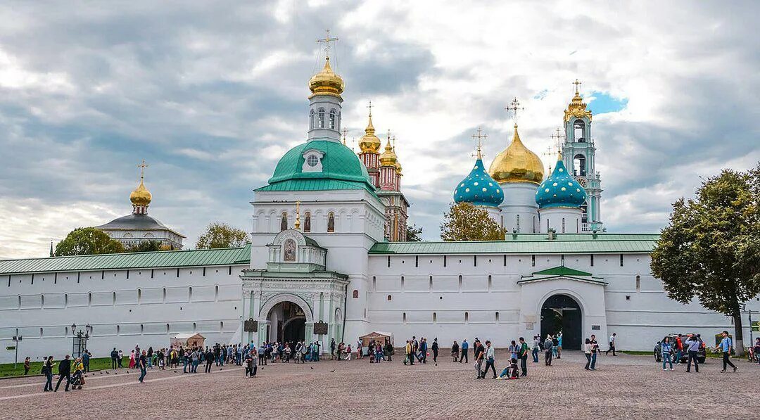 Сергиевой лавры где. Сергиева посада лавра. Сергиевой лавры где. Троице-сергиева лавра 1337. Сергиевой лавры где.