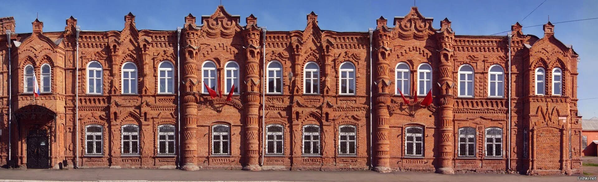 Лист бийск. Старый центр бийск исторические здания. особняк купца халтурина бийск. особняк городского собрания бийск. бийск здание общественного собрания.