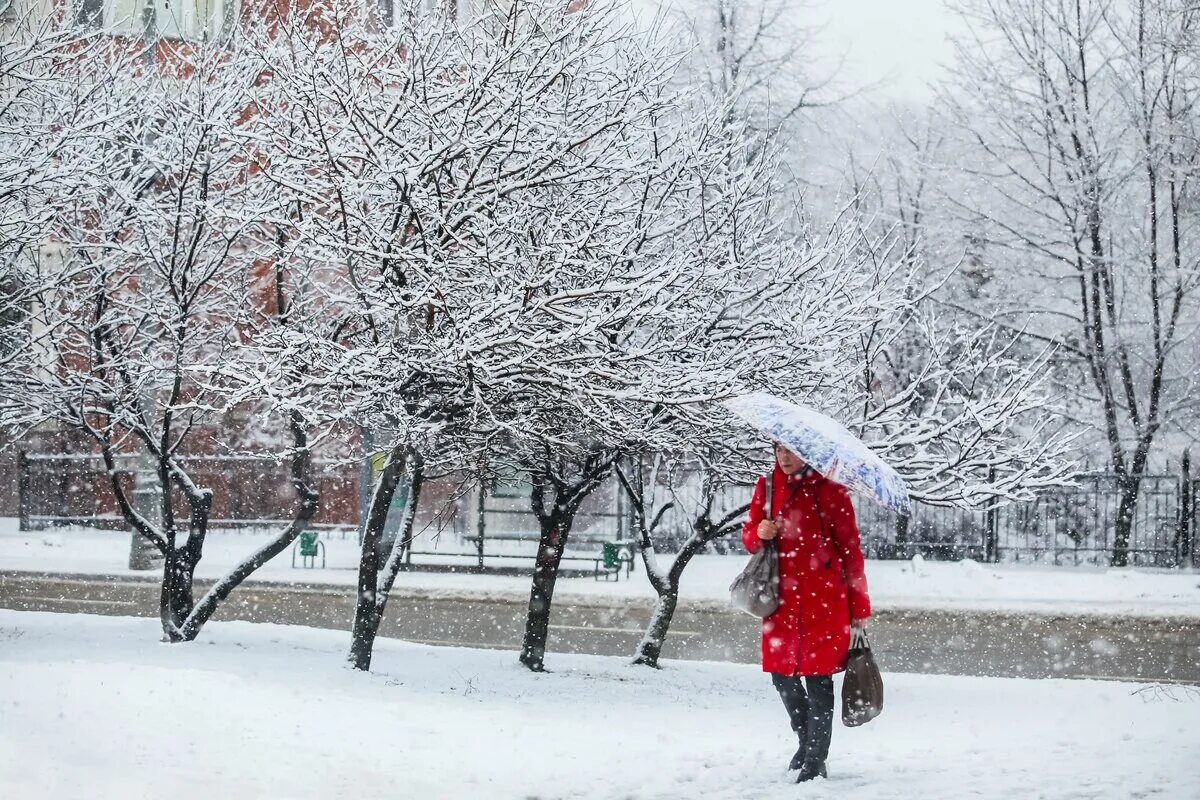 Сильнейший снегопад сегодня. Сильный снег в Москве. Снег в июне в Москве. Снег в июне в Москве 2017. Снег 2 июня 2017 в Москве.