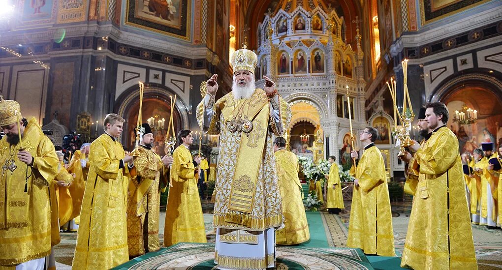 собор рождества христова литургия. какая литургия служится на рождество христово. служба в церкви на рождество христово. рождество в храме христа спасителя 2021. рождество христово прямая трансляция из храма христа спасителя.