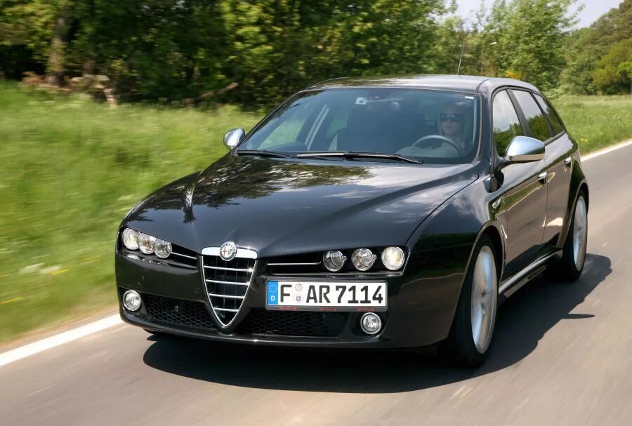 Альфа ромео 159. Alfa Romeo 159 Sportwagon 3.2. Alfa Romeo 159 универсал. Alfa Romeo 159 SW. Alfa Romeo 159 универсал 2008.