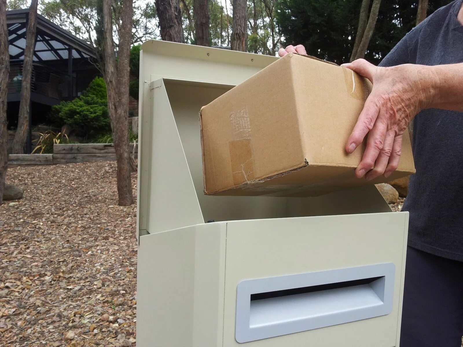 Letterbox. Barska parcel Boxes. Квадратные инфо боксы. Letterboxed. Dropping box